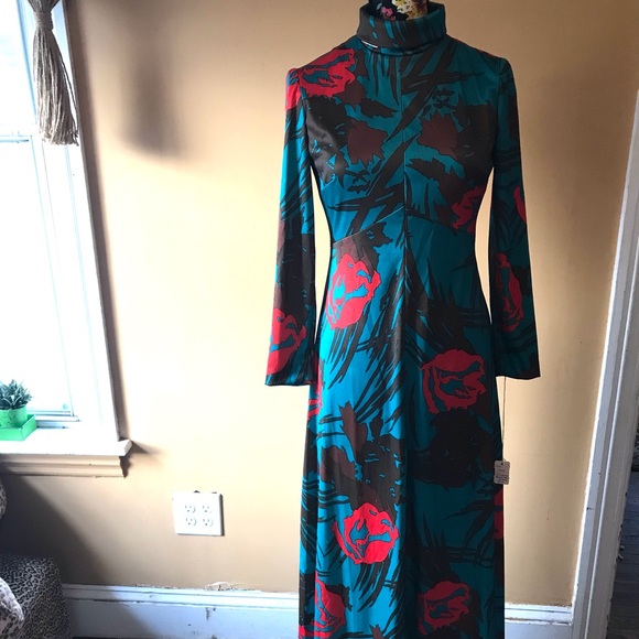 Dresses & Skirts - Vintage maxi dress 😍